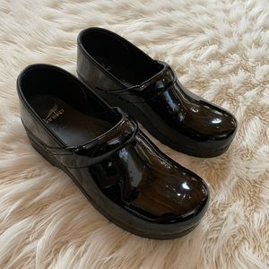 Dansko Professional Black Patent Clog Size 41